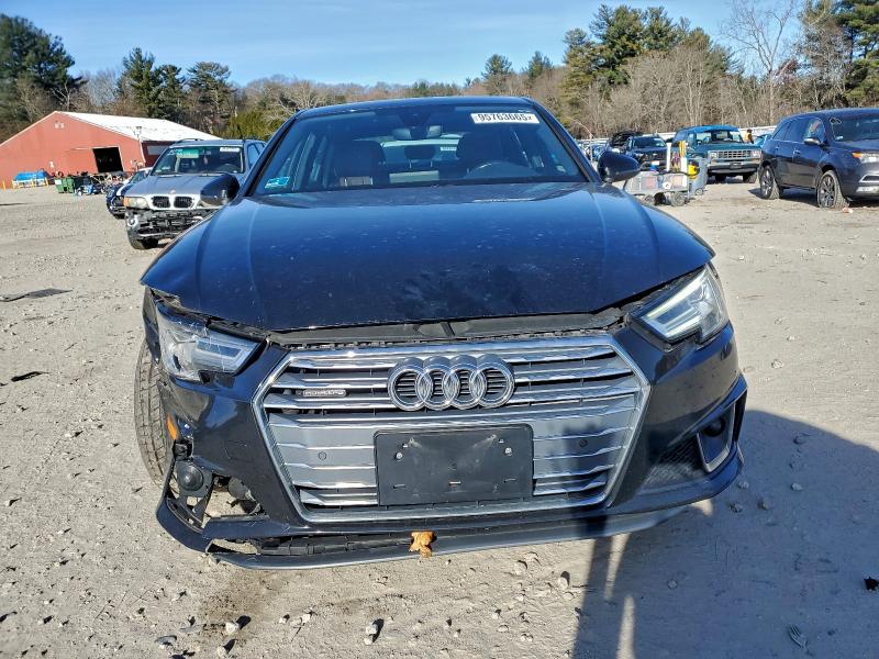 Фото 5 - AUDI A4