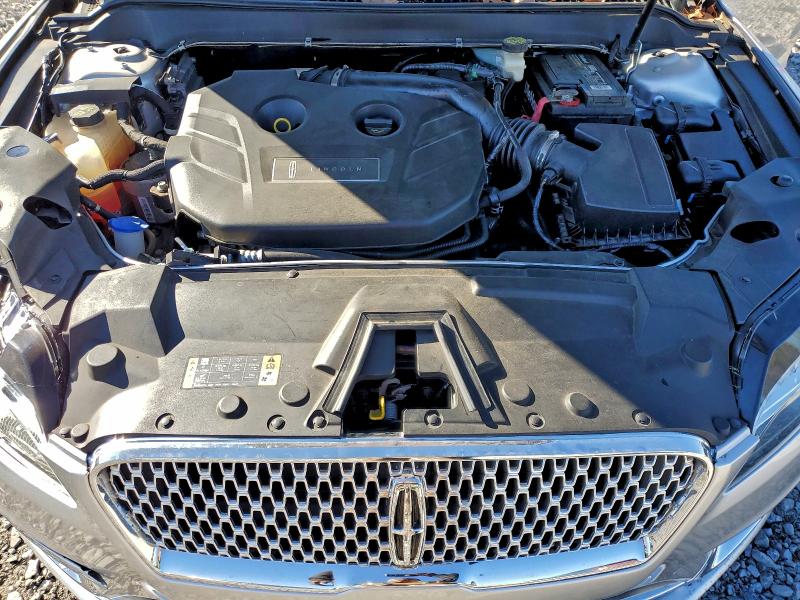 Фото 11 - LINCOLN MKZ