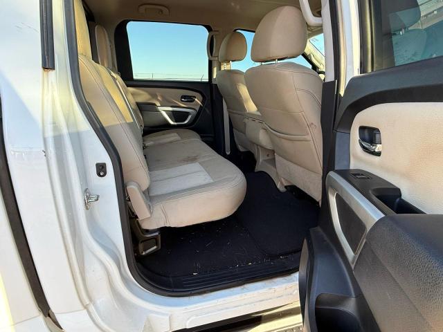 Фото 6 - NISSAN TITAN