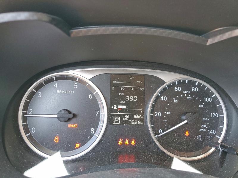 Фото 9 - NISSAN VERSA