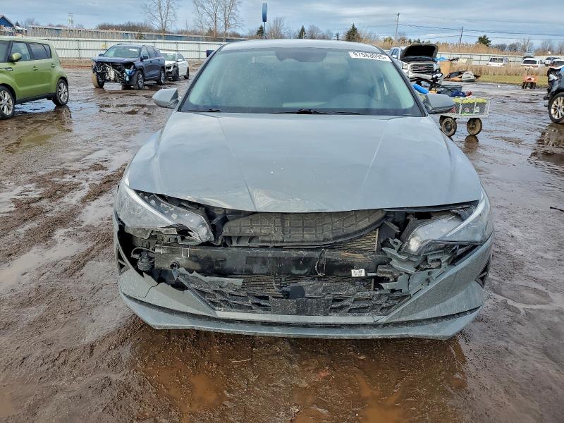 Фото 5 - HYUNDAI ELANTRA