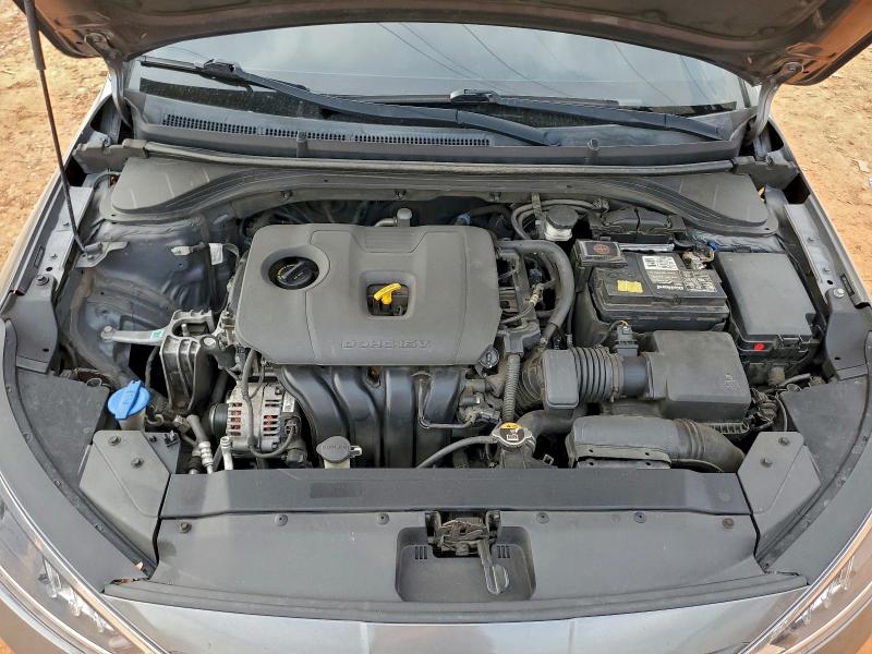 Фото 11 - HYUNDAI ELANTRA