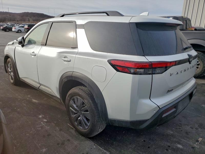 Фото 2 - NISSAN PATHFINDER