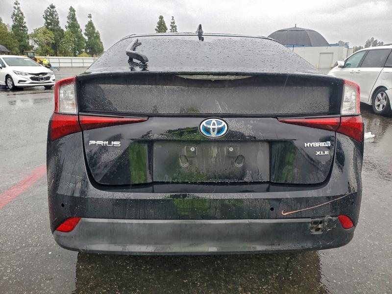 Фото 6 - TOYOTA PRIUS