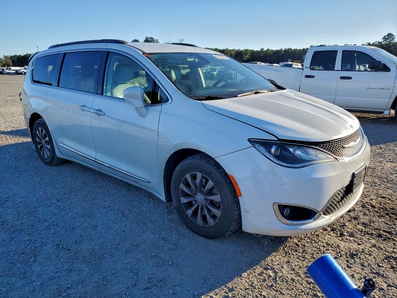 CHRYSLER PACIFICA 2017 VIN 2C4RC1BG9HR527082