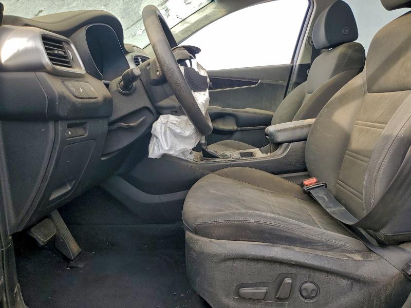 Фото 7 - KIA SORENTO