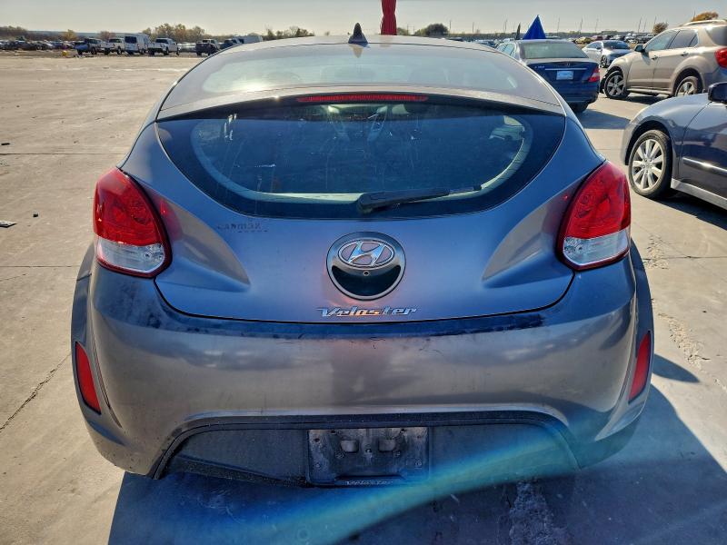 Фото 6 - HYUNDAI VELOSTER