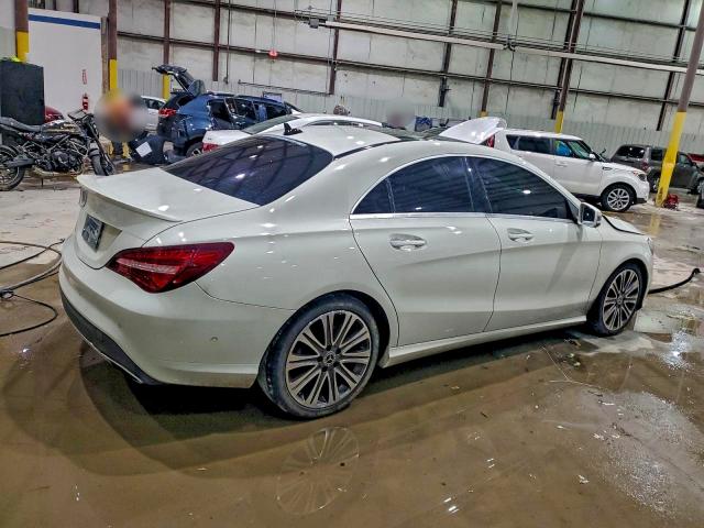 Фото 3 - MERCEDES-BENZ CLA-CLASS