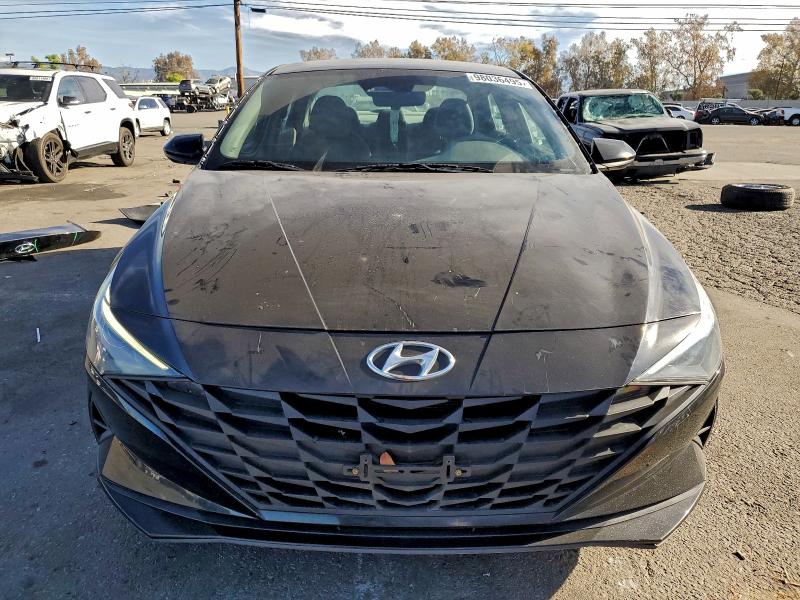 Фото 5 - HYUNDAI ELANTRA