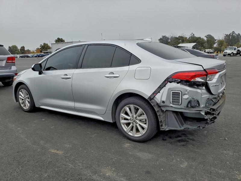 Фото 2 - TOYOTA COROLLA