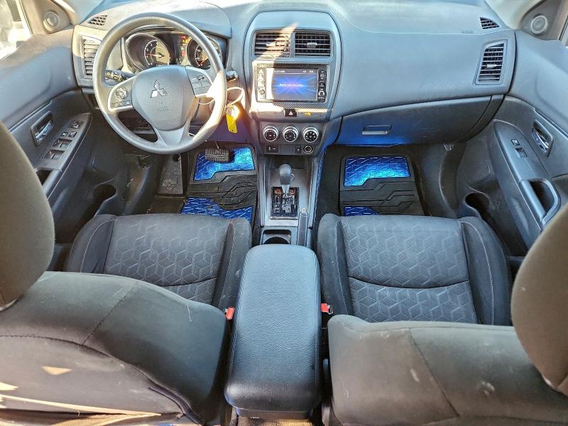 Фото 8 - MITSUBISHI OUTLANDER