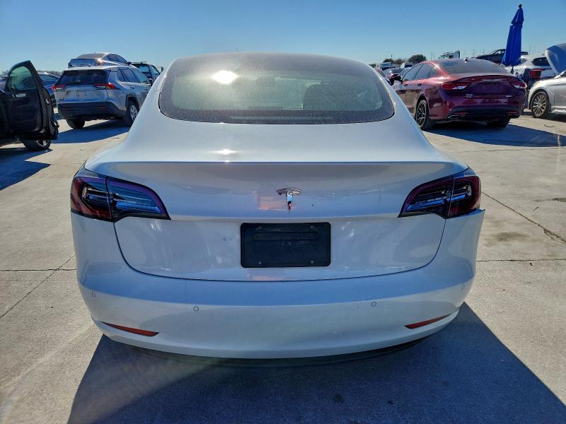 Фото 6 - TESLA MODEL 3
