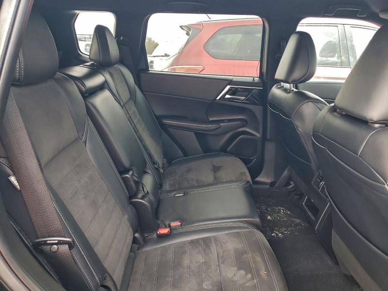 Фото 11 - MITSUBISHI OUTLANDER