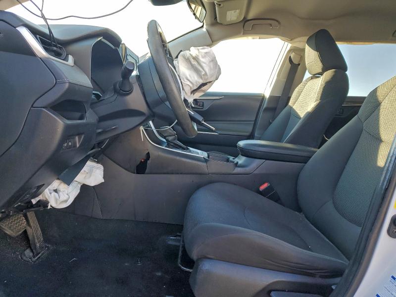 Фото 7 - TOYOTA RAV4