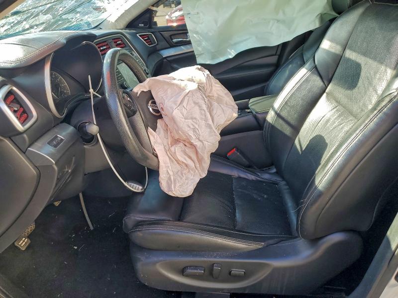 Фото 7 - NISSAN MAXIMA