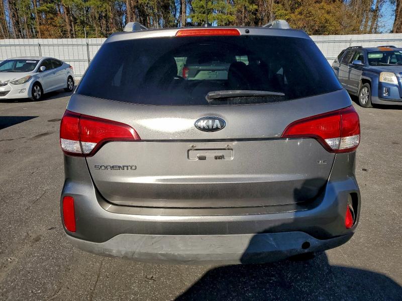 Фото 6 - KIA SORENTO