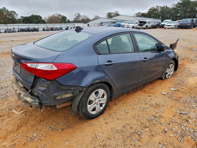 Фото 3 - KIA FORTE