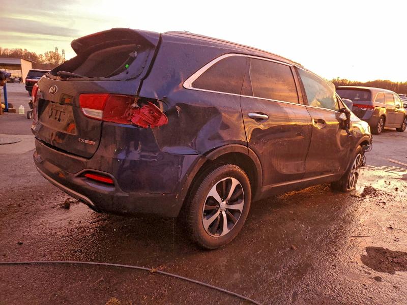 Фото 3 - KIA SORENTO