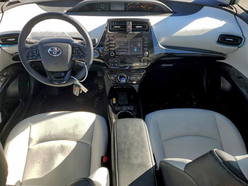 Фото 8 - TOYOTA PRIUS