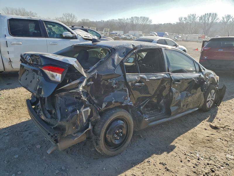 Фото 3 - TOYOTA COROLLA