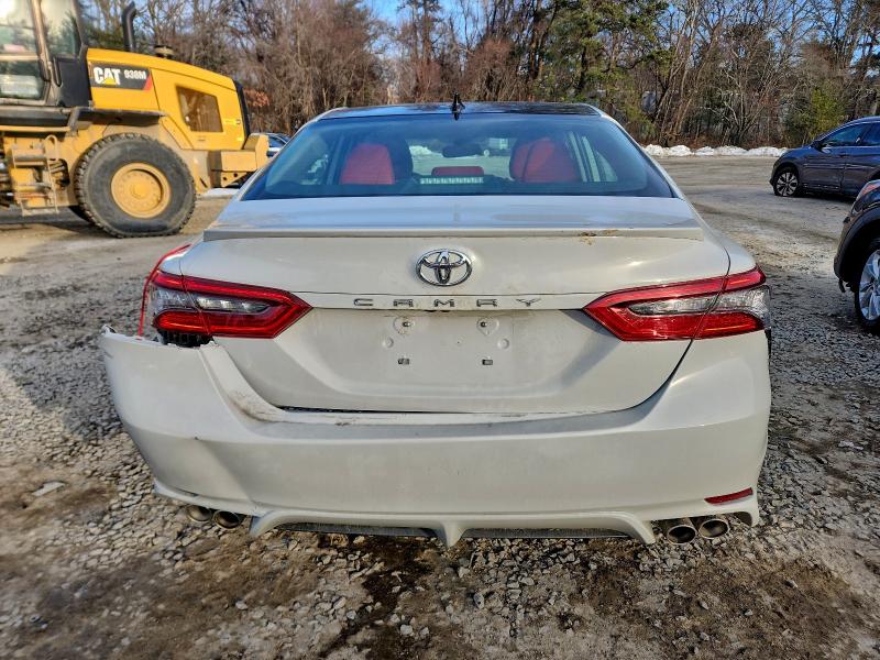 Фото 6 - TOYOTA CAMRY