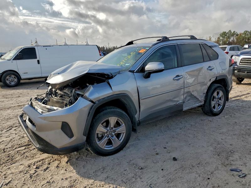 Фото 1 - TOYOTA RAV4