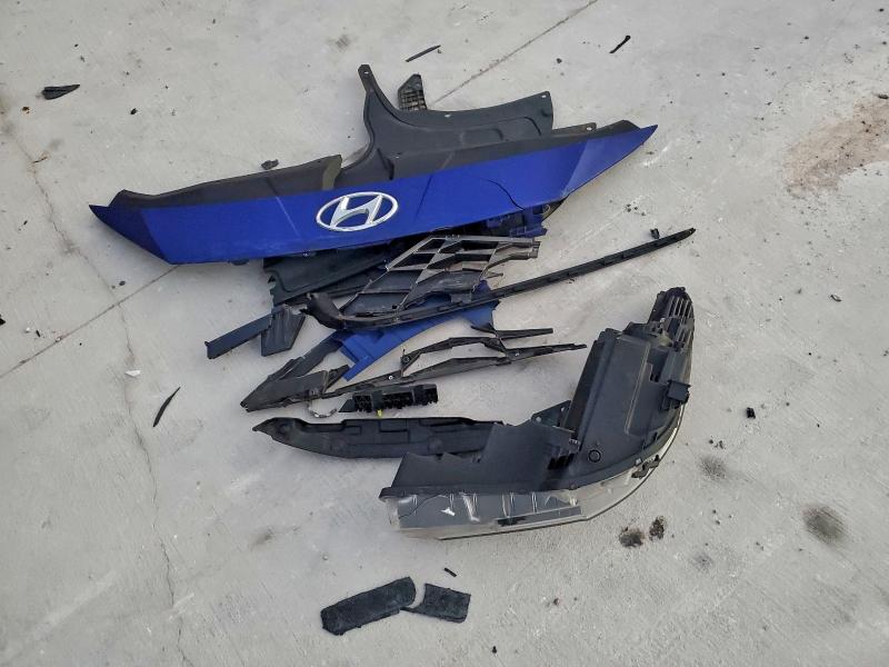 Фото 12 - HYUNDAI ELANTRA