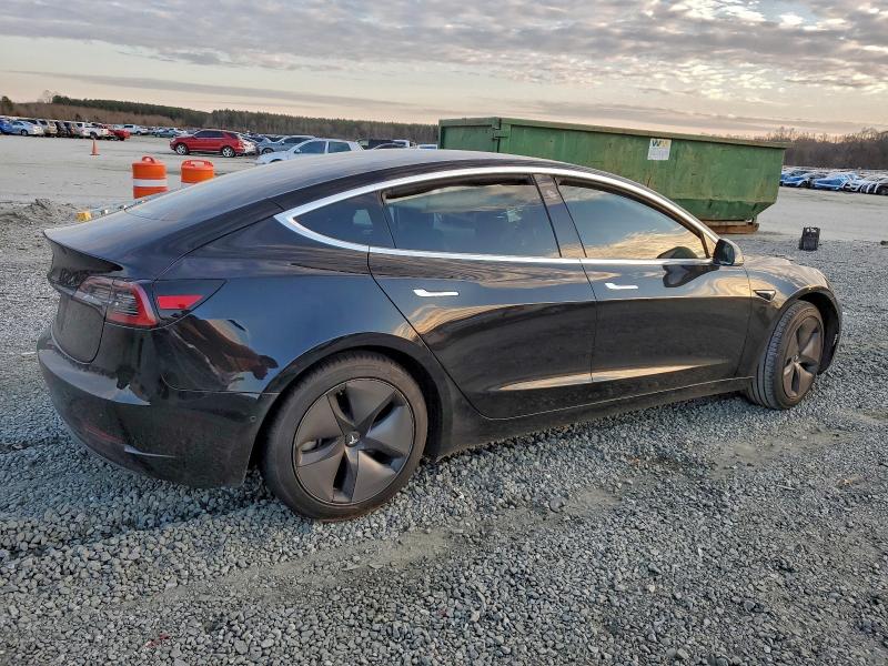 Фото 3 - TESLA MODEL 3