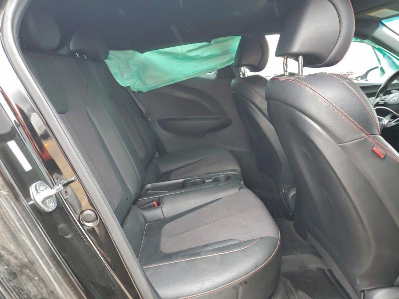 Фото 10 - HYUNDAI VELOSTER