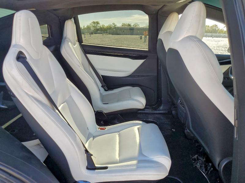 Фото 11 - TESLA MODEL X