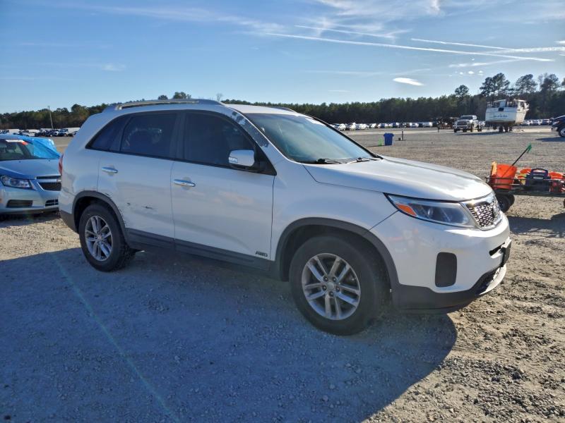 Фото 4 - KIA SORENTO