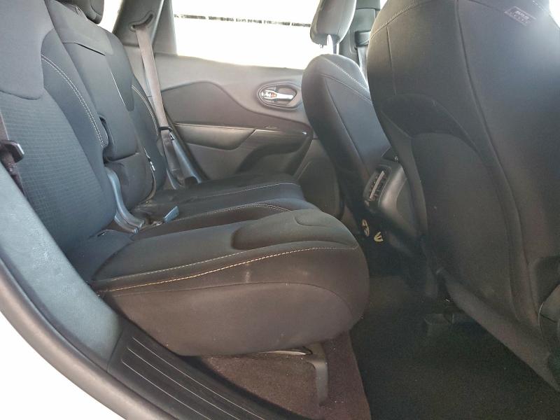 Фото 11 - JEEP GRAND CHER