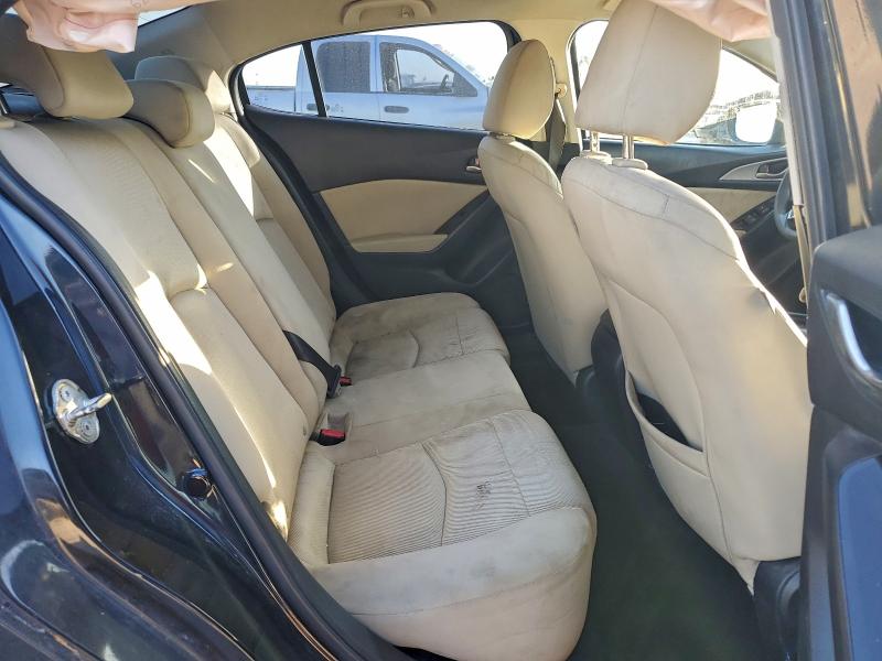 Фото 10 - MAZDA 3