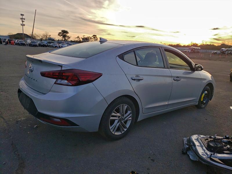 Фото 3 - HYUNDAI ELANTRA