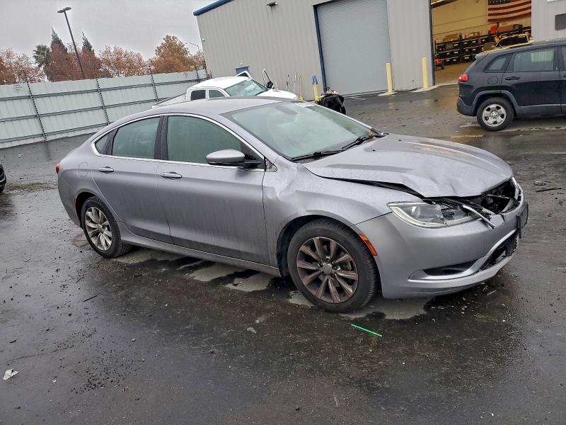 Фото 4 - CHRYSLER 200