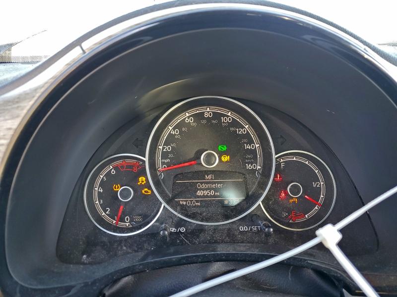 VOLKSWAGEN BEETLE 2018 VIN 3VWFD7AT8JM705141