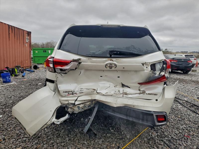 Фото 6 - TOYOTA HIGHLANDER