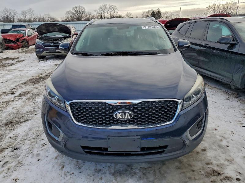 Фото 5 - KIA SORENTO