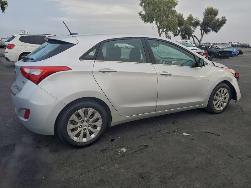 Фото 3 - HYUNDAI ELANTRA