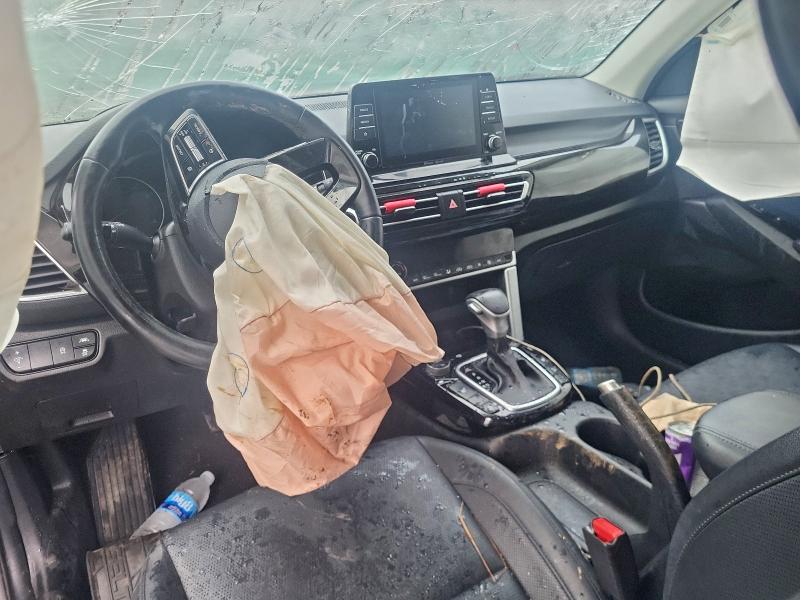 Фото 8 - KIA SELTOS