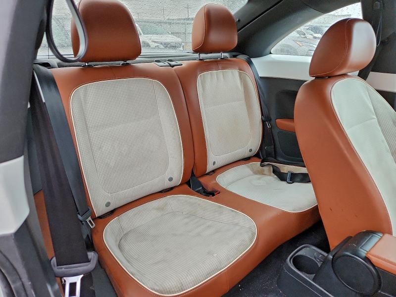 Фото 10 - VOLKSWAGEN BEETLE