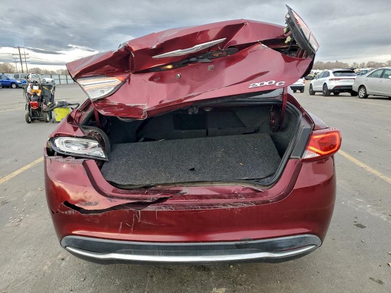 Фото 6 - CHRYSLER 200