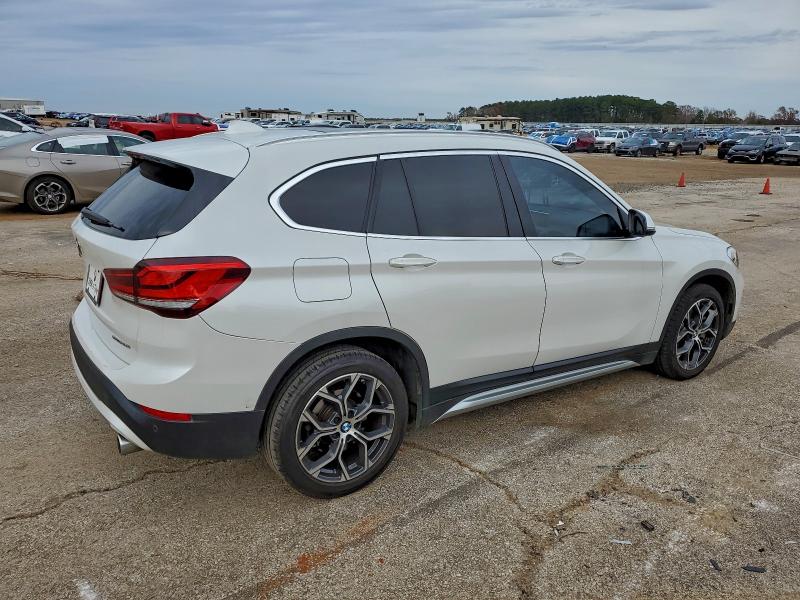 Фото 3 - BMW X1