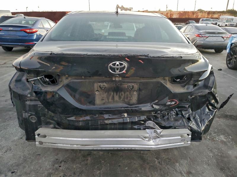 Фото 6 - TOYOTA CAMRY