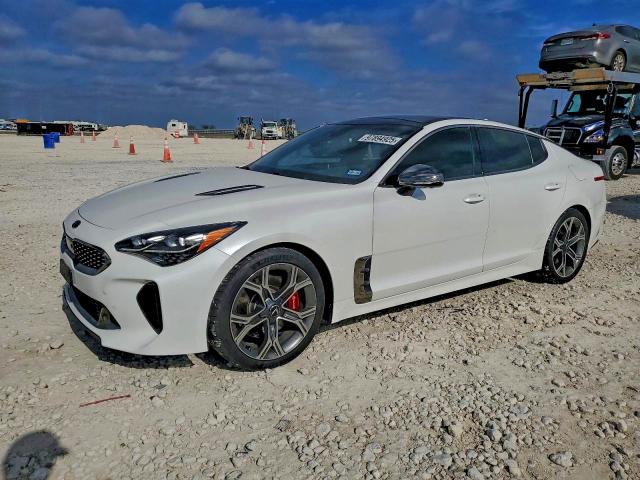 Фото 1 - KIA STINGER