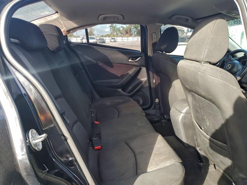 Фото 10 - MAZDA 3