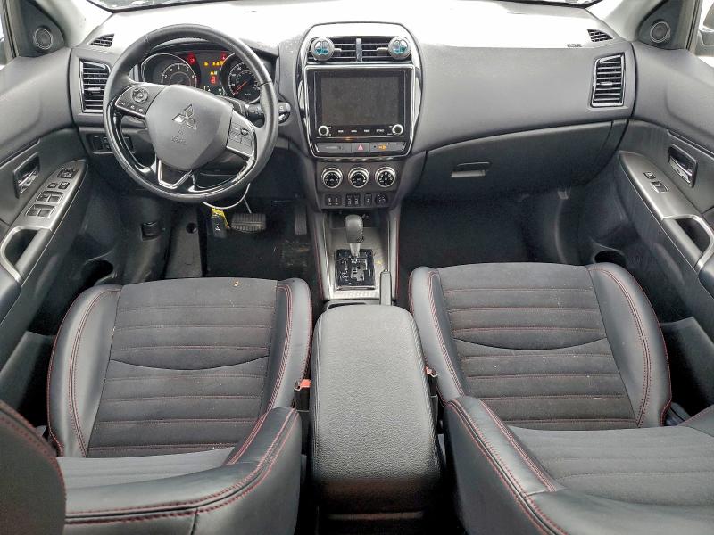 Фото 8 - MITSUBISHI OUTLANDER