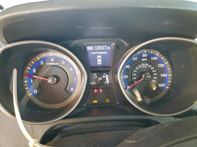 Фото 9 - HYUNDAI ELANTRA