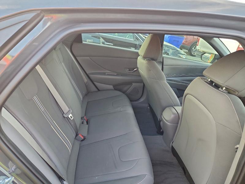 Фото 10 - HYUNDAI ELANTRA