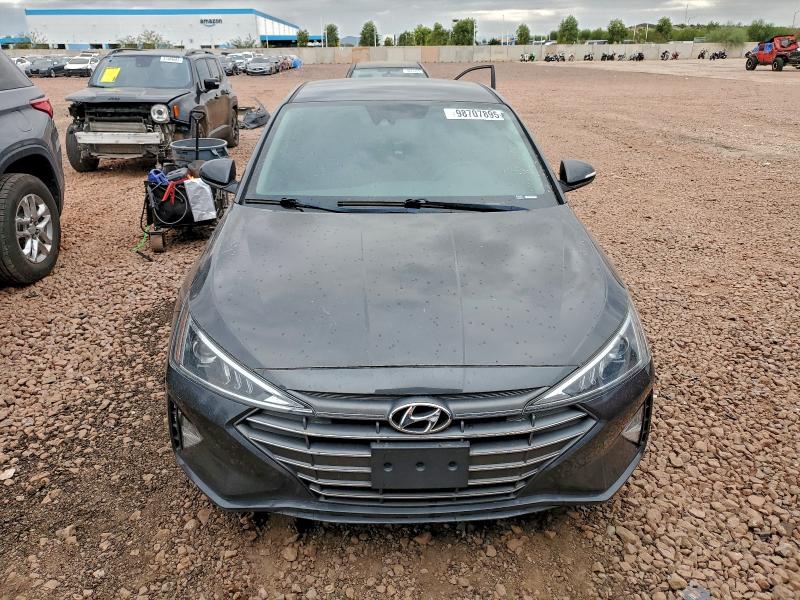 Фото 5 - HYUNDAI ELANTRA